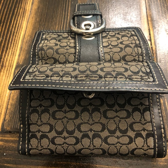 COACH SIGNATURE Canvas & Leather Black BUCKLE WALLET - Picture 5 of 6